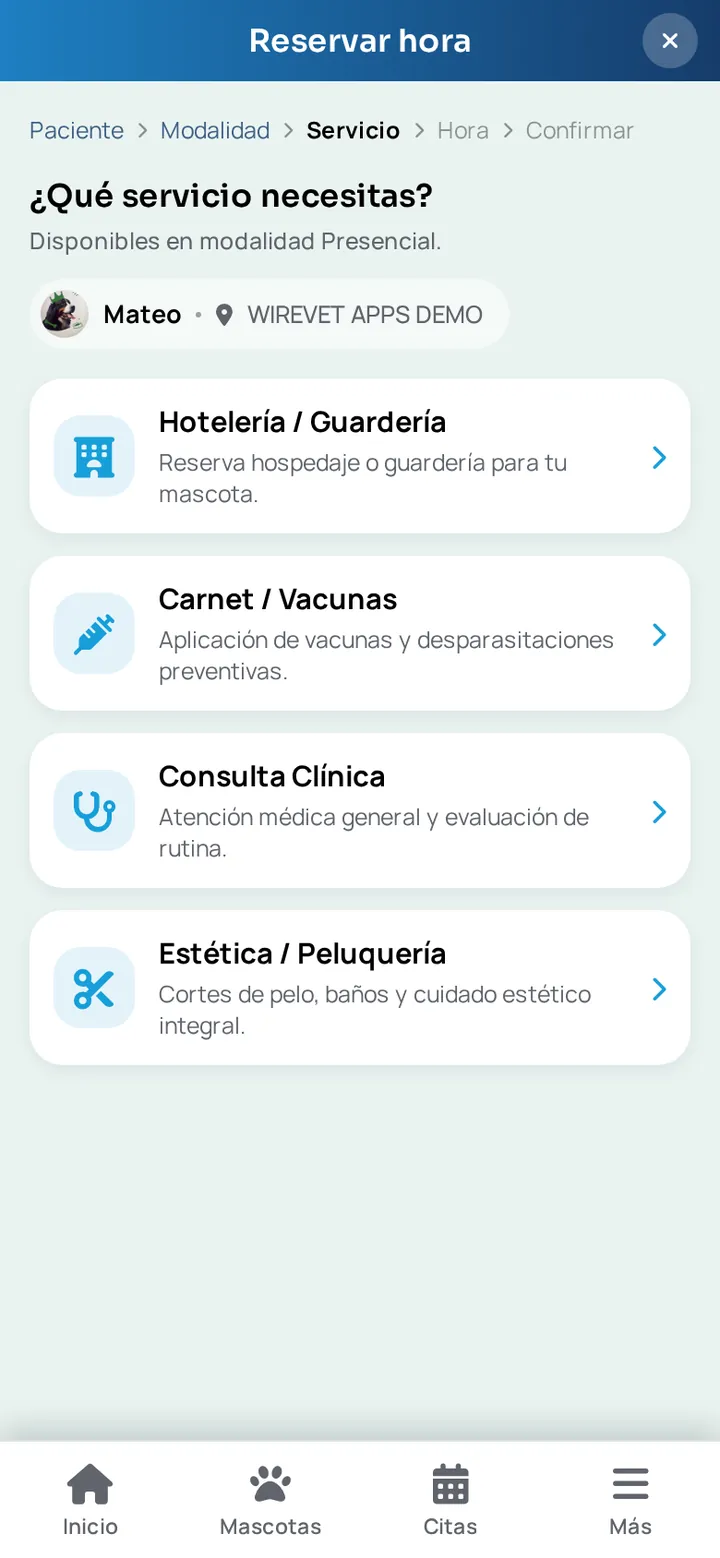Tercer paso de la reserva en la app WireVet Tutores: elegir el servicio entre consulta clínica, carnet y vacunas, estética y peluquería y hotelería o guardería