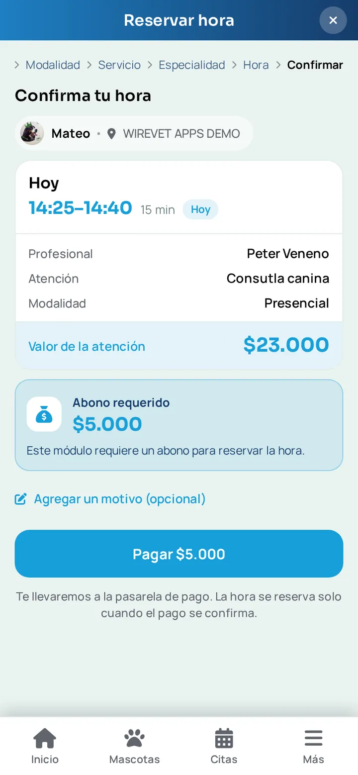 Sexto paso de la reserva en la app WireVet Tutores: el resumen de la hora con el valor de la atención, el abono requerido y el botón para pagar en la pasarela